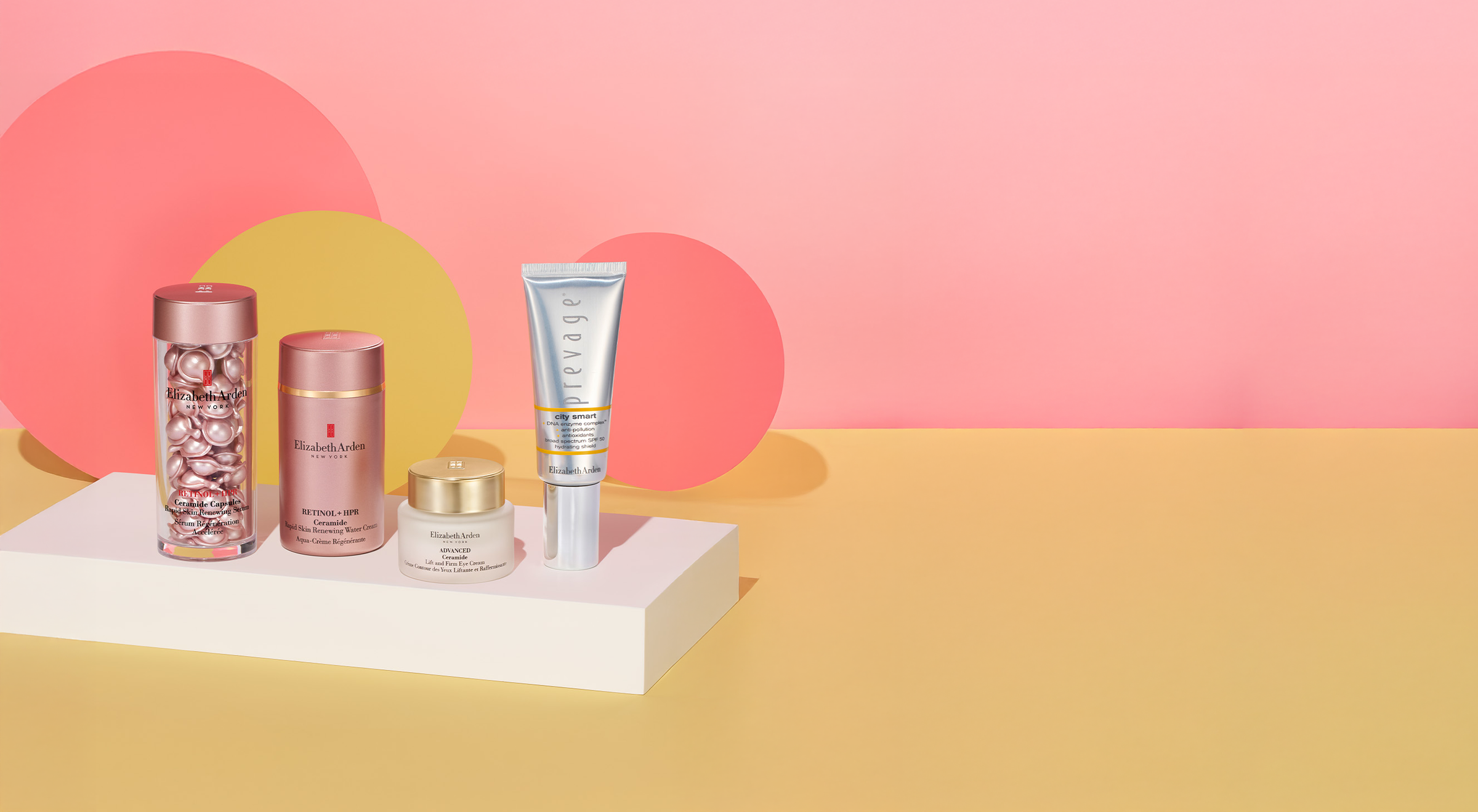 productos de elizabeth arden sobre soporte de madera
